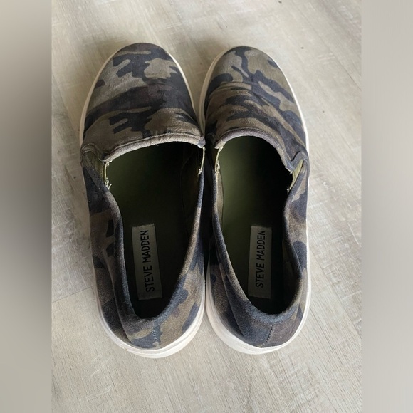 Steve Madden suede camp slip-on sneakers | size 8.5 - Picture 3 of 5